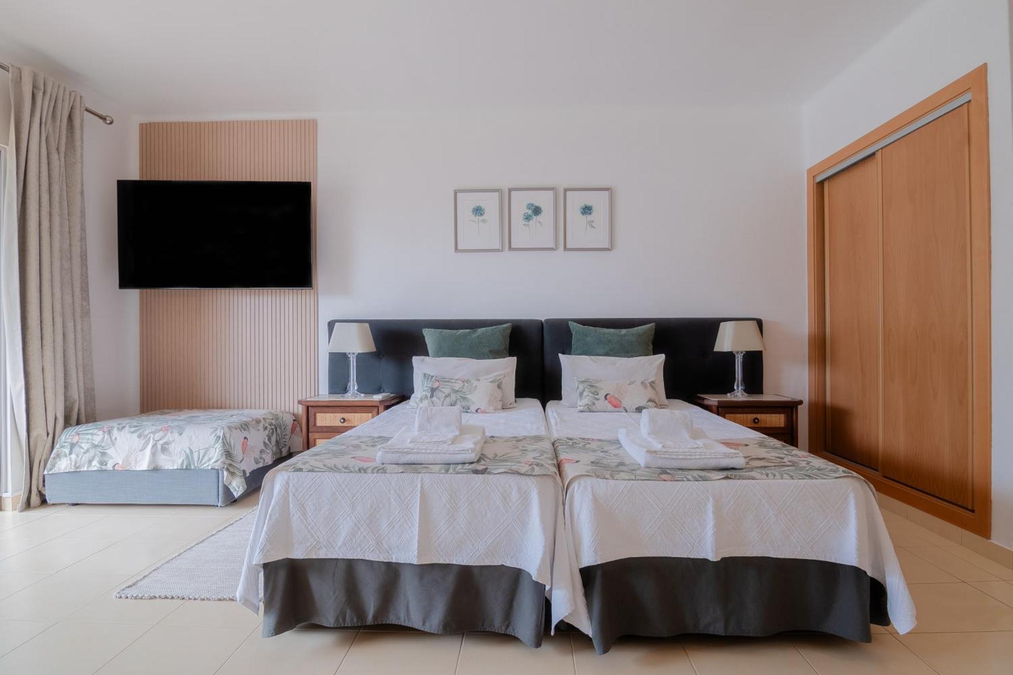 Seacoast Retreat With Pool And Beach Access By Drago Rentals Albufeira Ngoại thất bức ảnh