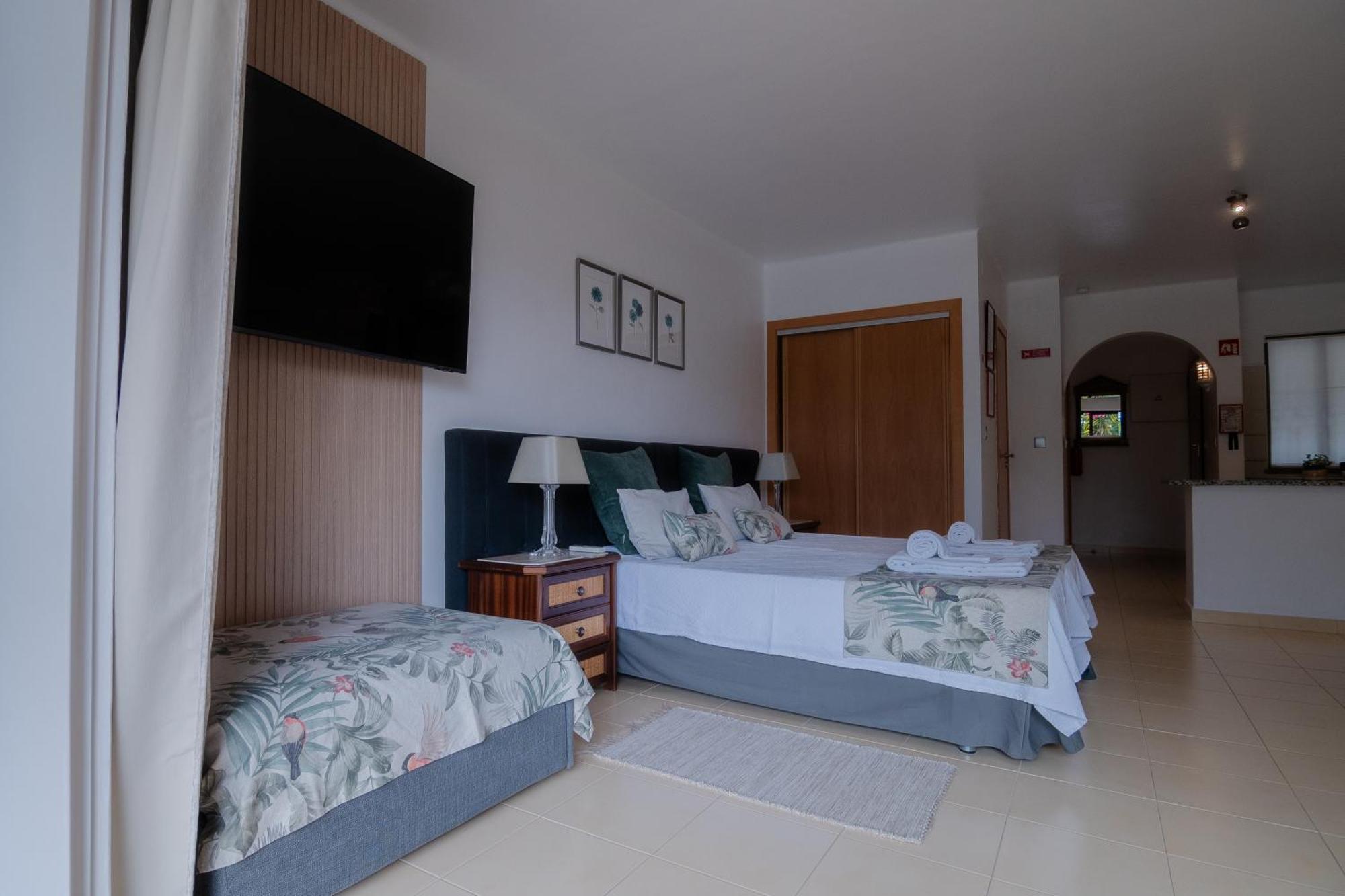 Seacoast Retreat With Pool And Beach Access By Drago Rentals Albufeira Ngoại thất bức ảnh